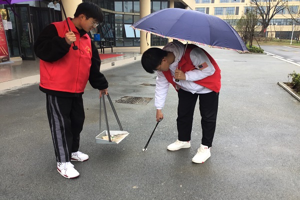 学雷锋图2.JPG