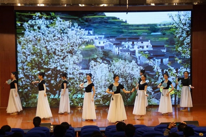 文艺汇演1.jpg